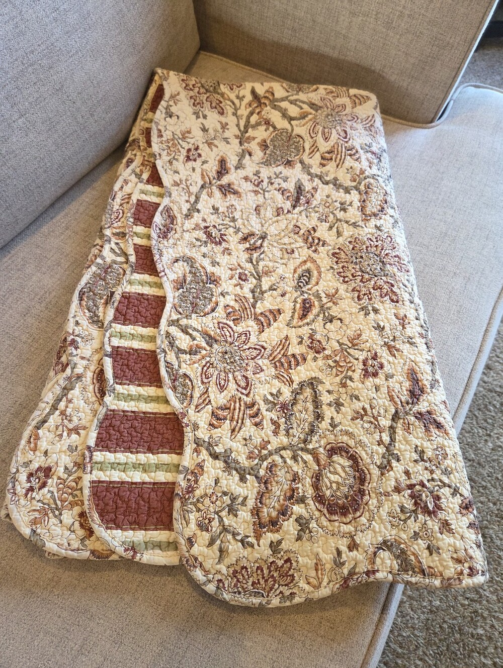 Floral Quilted Throw Lap Blanket in Cream and Rust